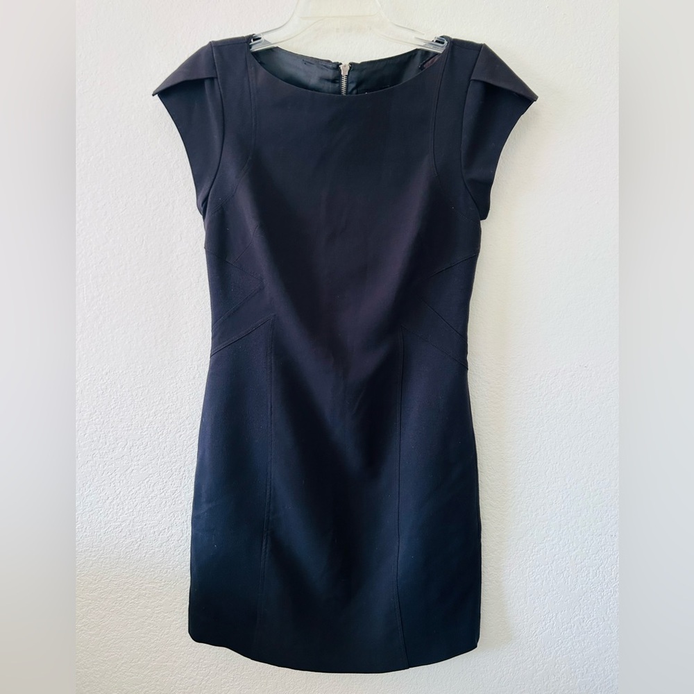 Laundry by Shelli Segal Black Cap-Sleeve Sheath Dress – Size 4